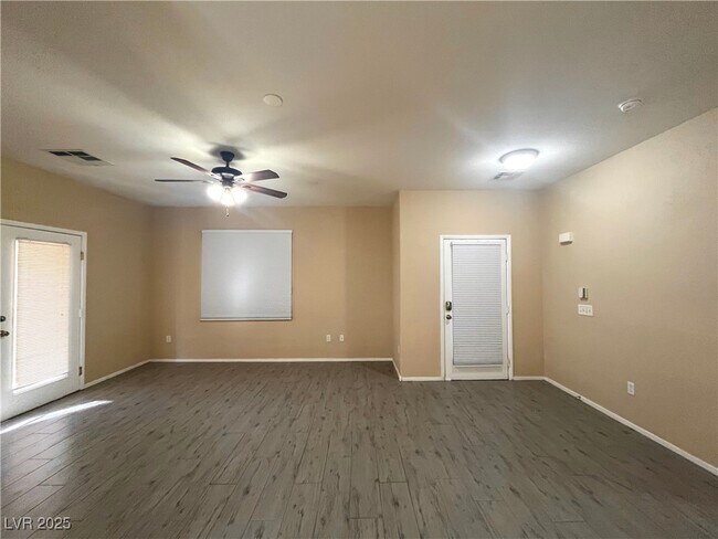 Foto del edificio - 673 Peachy Canyon Cir