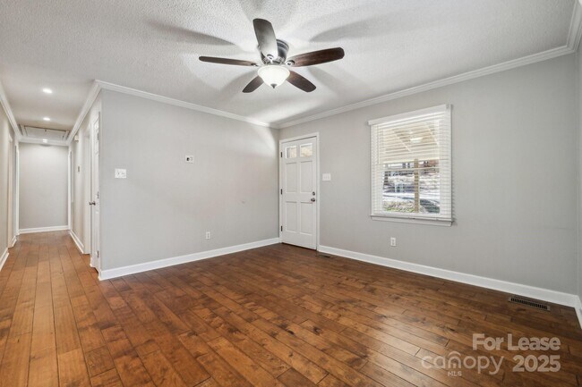 Foto del edificio - 259 Unionville - Indian Trail Rd W