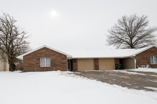 Building Photo - 116 Pierre Pl