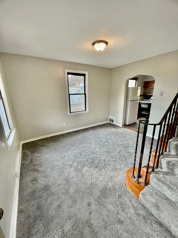 Building Photo - 1617 Oak Ave Ext