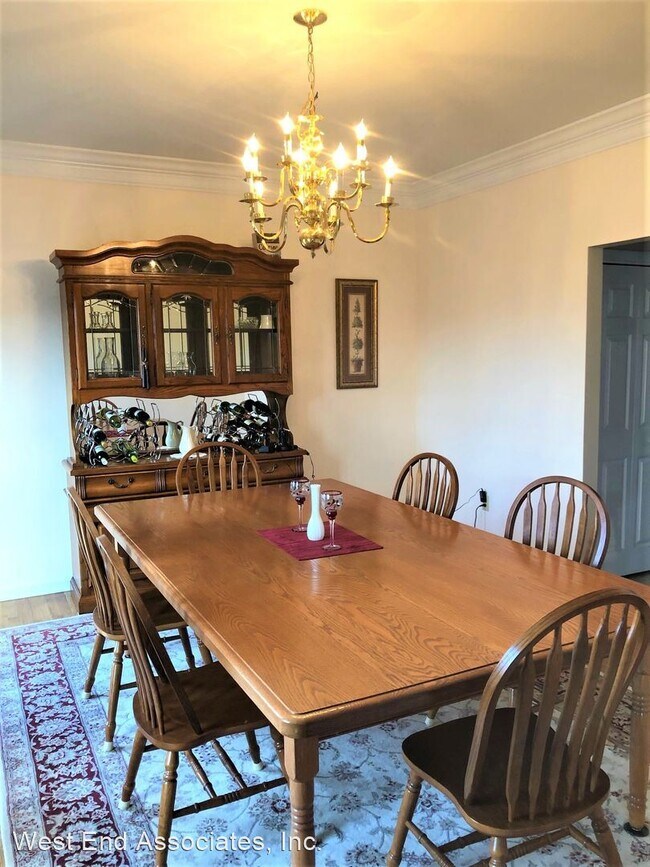 Foto del edificio - 4 br, 3.5 bath House - 9216 Valley Rd