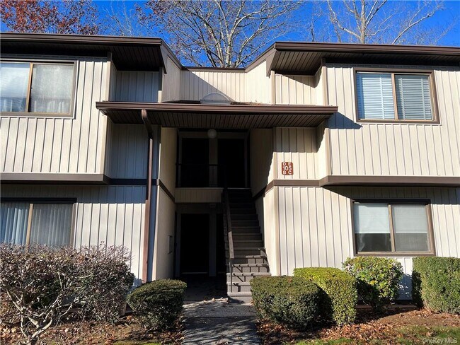 Foto del edificio - 105 Village Rd