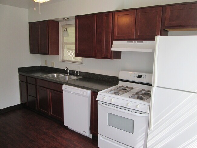 Foto del edificio - 519 Forest-Hill Dr