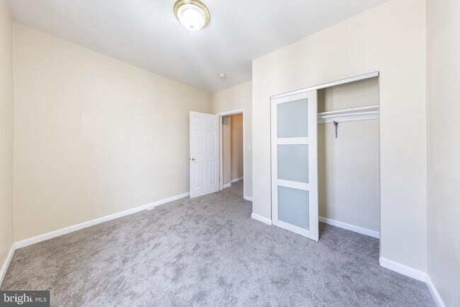 Foto del edificio - 1388 E St NE