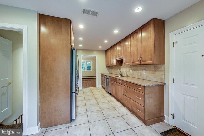 Building Photo - 14904 Claude Ln