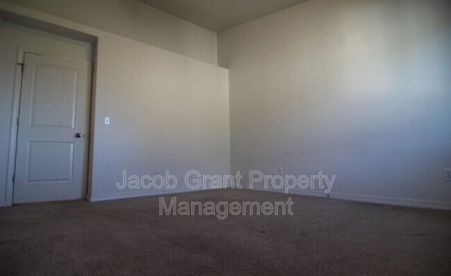Foto del edificio - 1580 N Stevens Ave