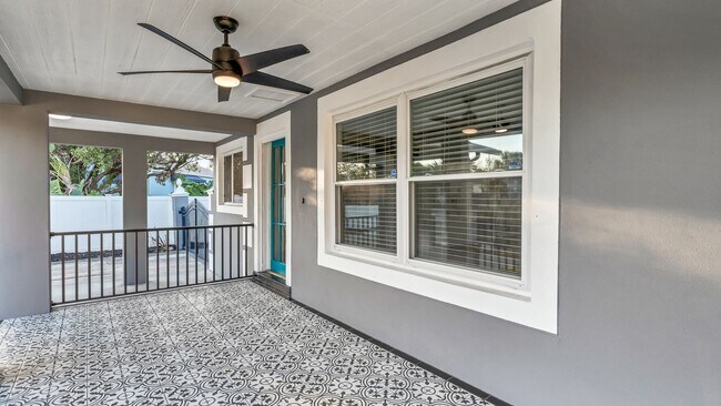 Building Photo - Beautiful S. Tampa 3BR/2BA remodeled home ...