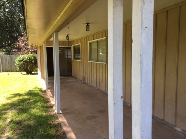 Foto del edificio - 317 Levin Ln