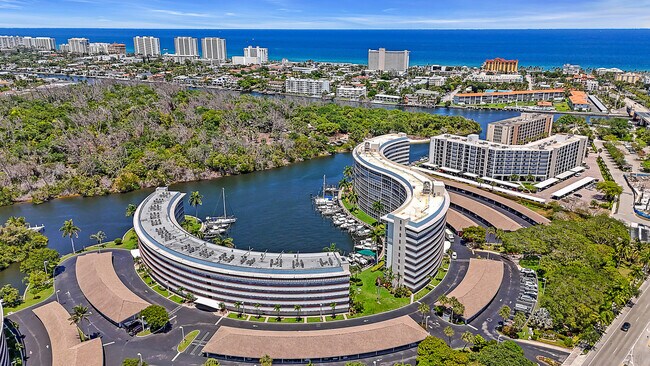 Foto del edificio - 1523 E Hillsboro Blvd