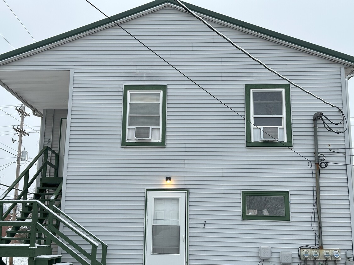 Primary Photo - 335 W State St