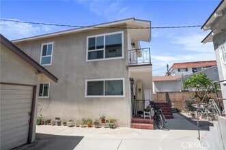 Building Photo - 1267 W 7th St