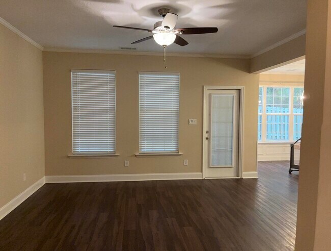 Foto del edificio - 3063 Margot Ln