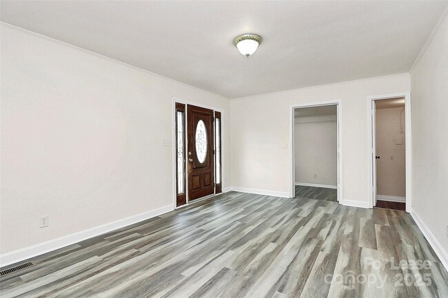 Building Photo - 4132 Blenhein Rd