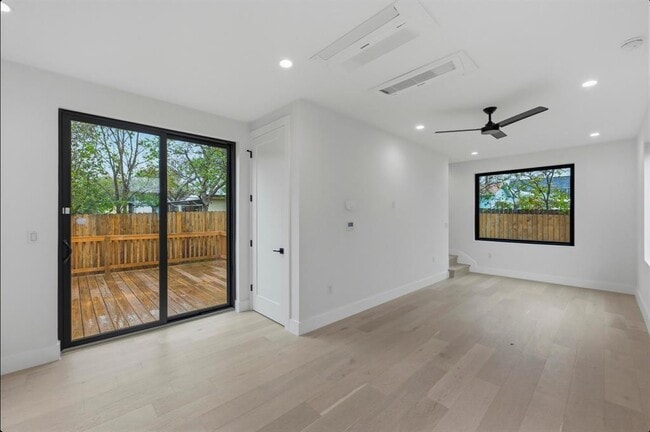 Building Photo - 802 Philco Dr