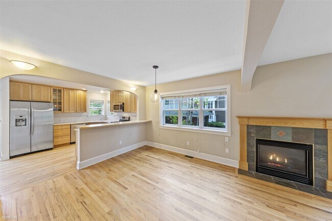 Building Photo - 4 br, 2 bath House - 3056 8th St