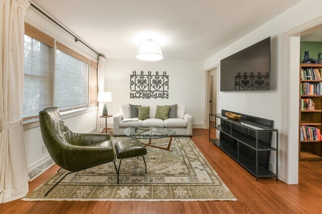 Foto del edificio - 29 Oak Forest Dr