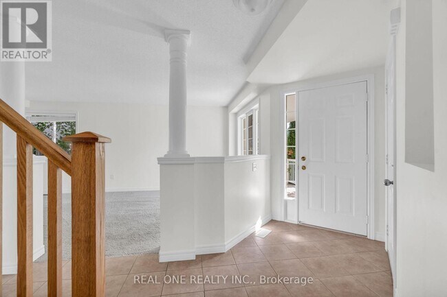 Building Photo - 120 Sofron Dr