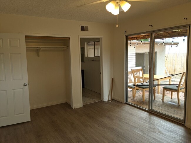 Building Photo - Updated 5 bedroom 3 bathroom house w/ HUGE YARD