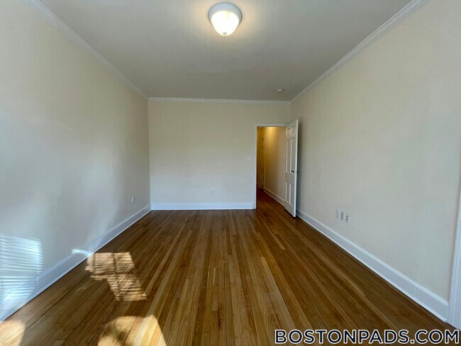 Building Photo - 71 Kilsyth Rd