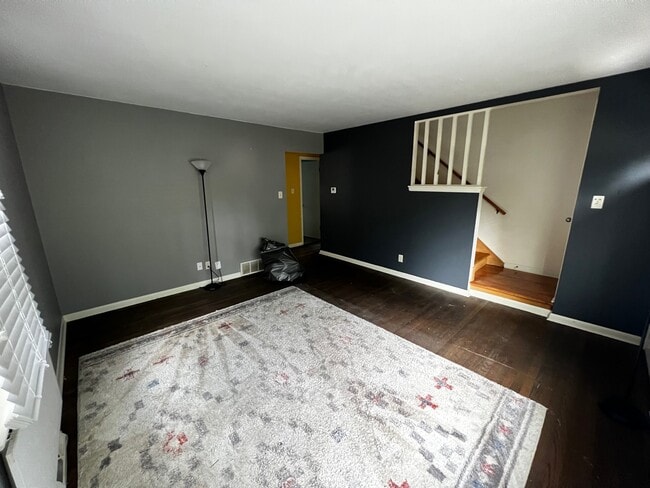 Building Photo - 2108 Oaklawn Ave