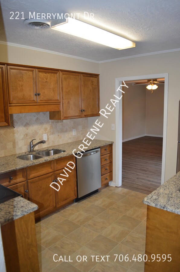 Building Photo - 221 Merrymont Dr