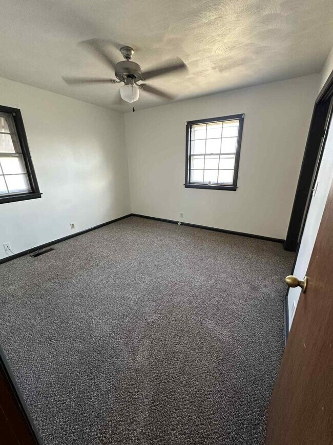 Foto del edificio - 16 Highland Dr