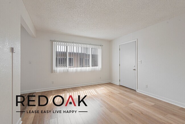 Foto del edificio - ~1 Month FREE~ Amazing, Sun-Drenched Two B...