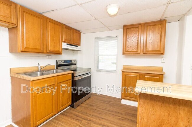 Building Photo - 15 Sawyer St