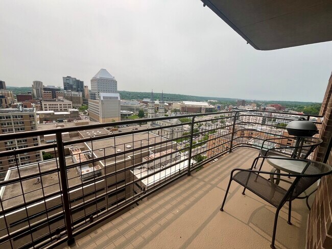 Foto del edificio - 26 10th St W