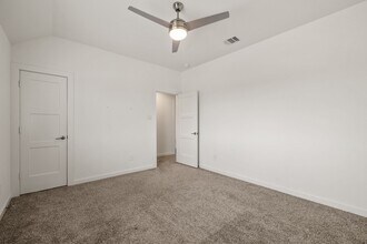 Building Photo - 125 Aurora Spgs Dr