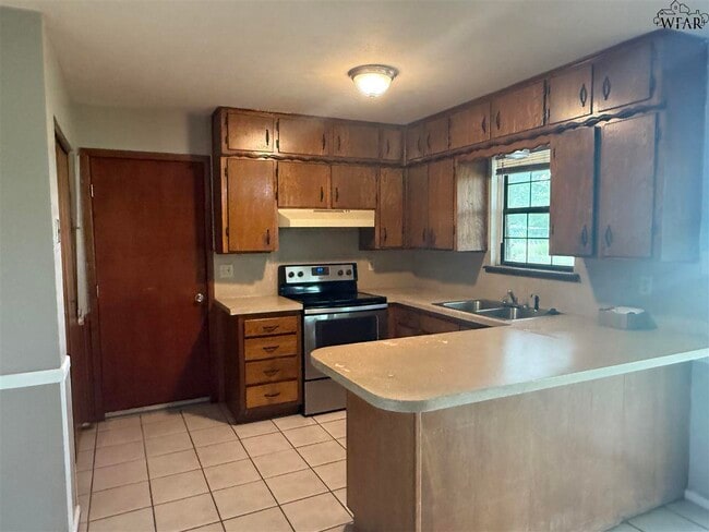 Building Photo - 4811 Cypress Ave
