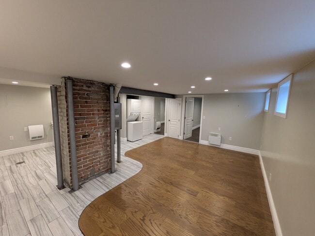Building Photo - 2424 S Bannock St