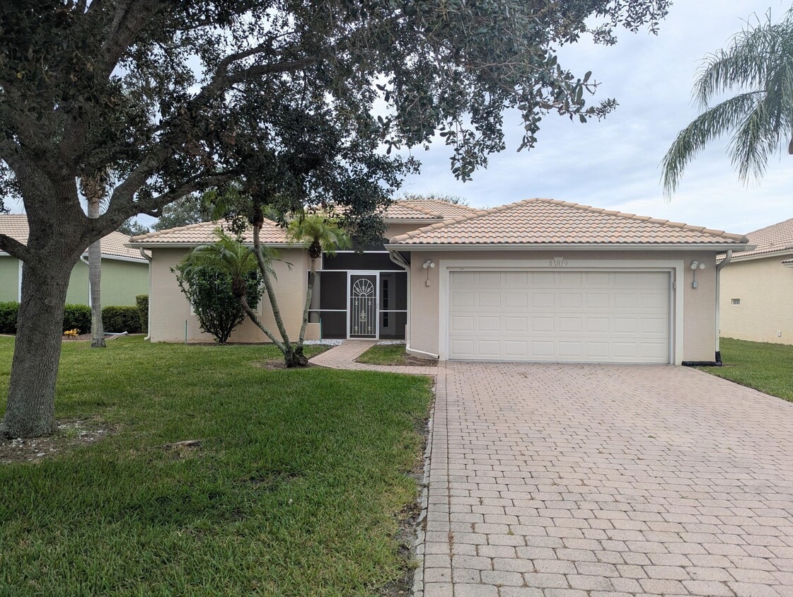 Foto principal - 589 Waverly Cir