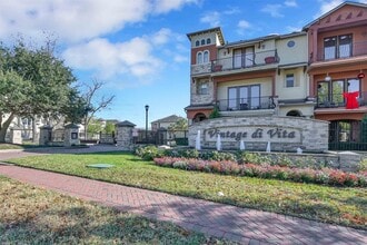 Building Photo - 14546 San Pietro Dr