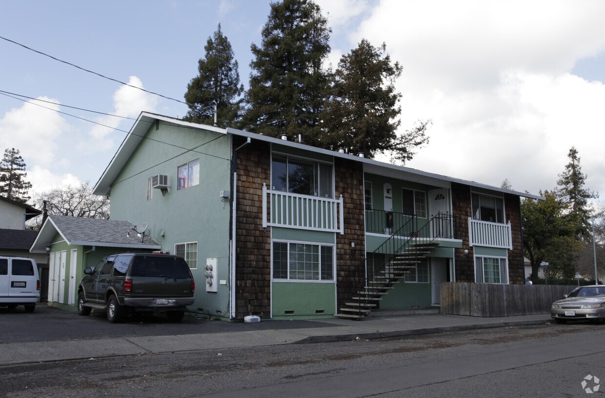 Primary Photo - 273 Riverside Dr