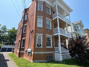 Building Photo - 79 James St