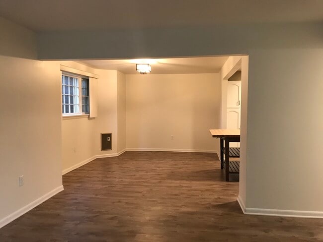 Building Photo - 5260 Crossbow Cir
