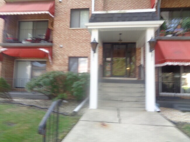 Foto del edificio - 10338 Parkside Ave