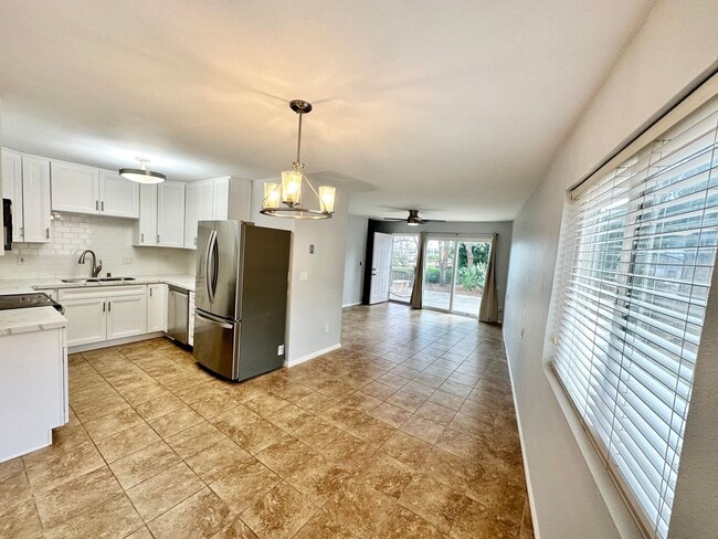 Foto del edificio - Beautiful home in Linda Vista across from USD
