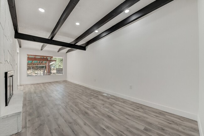 Building Photo - 933 W 2300 N