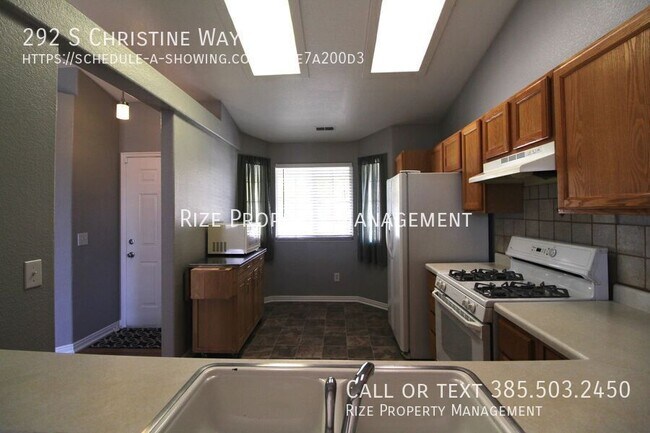 Foto del edificio - 292 Christine Way