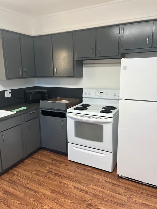 Photo - 4710 S Lincoln St Apartment