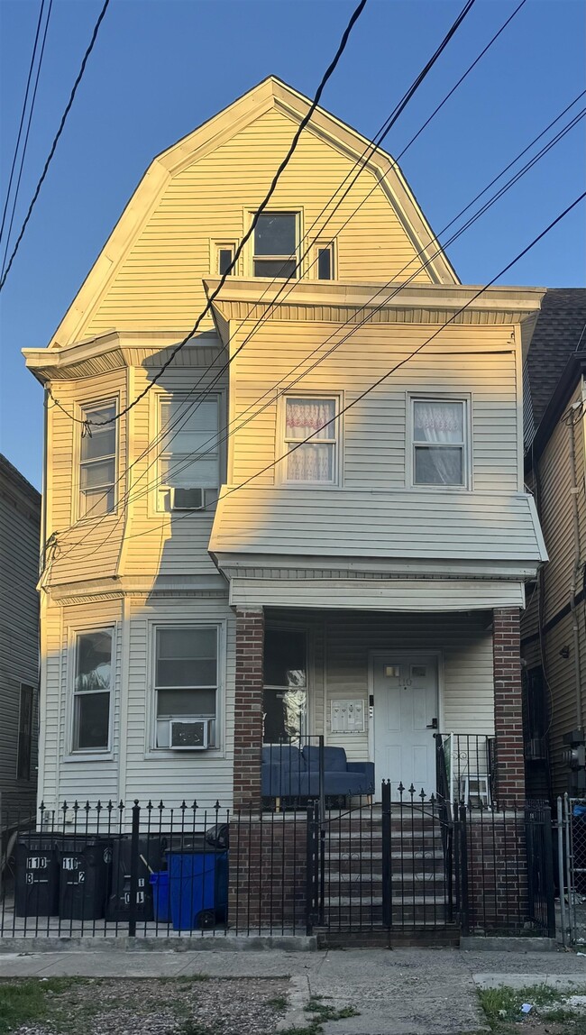 Building Photo - 110 Lincoln Ave