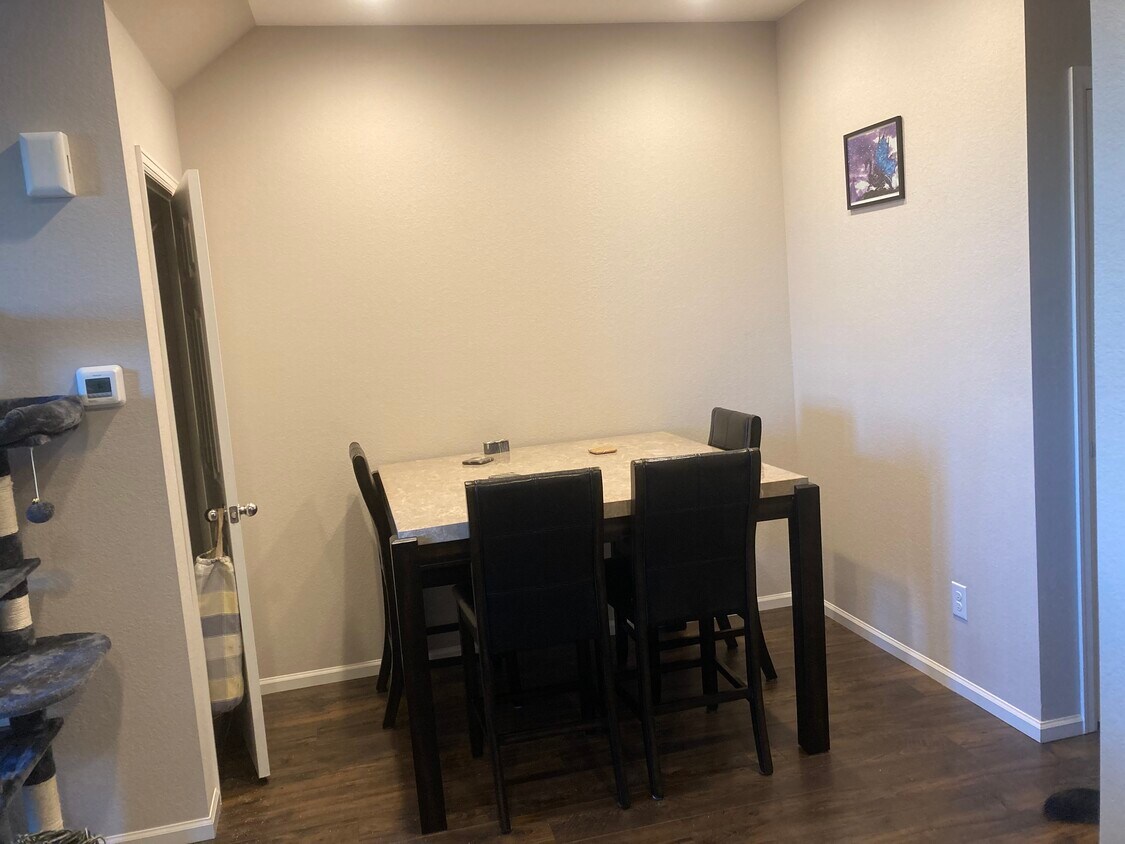 Dinning Room - 4773 Memphis St