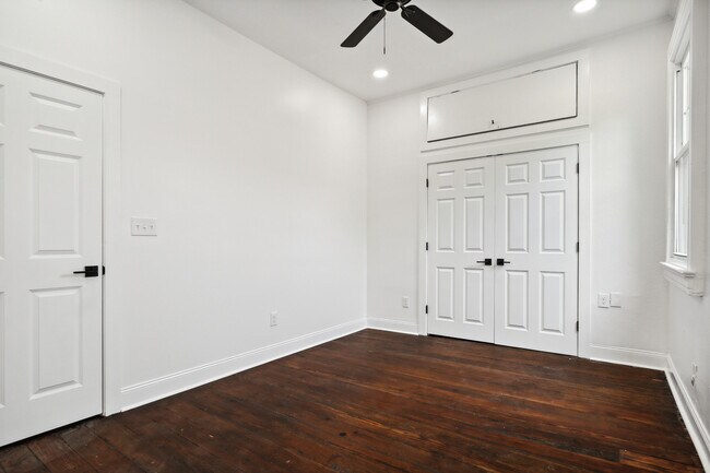Amplia habitación principal - 3113 Marais St
