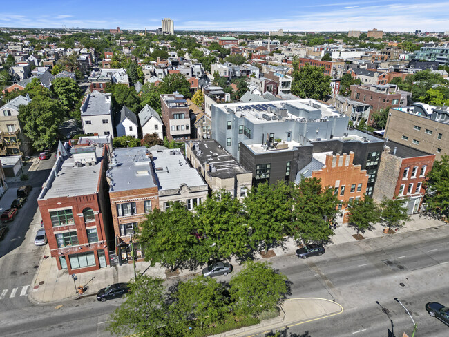 Building Photo - 1056 N Ashland Ave