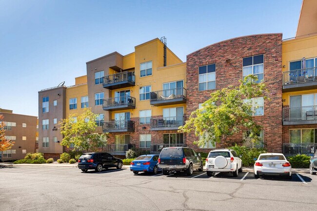 Foto del edificio - 9021 E Dry Creek Rd