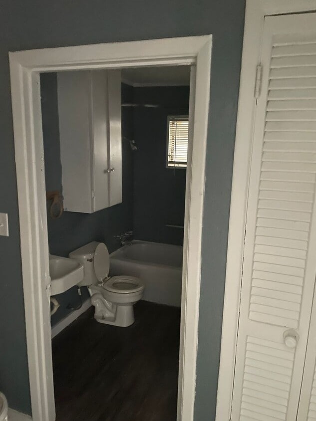 Building Photo - Newly Reduced Price! 2 Bedroom 1 Bathroom South Dallas