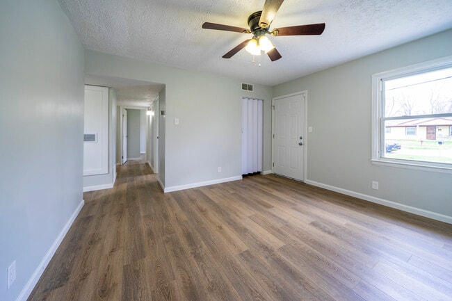 Building Photo - 5302 Alba Way