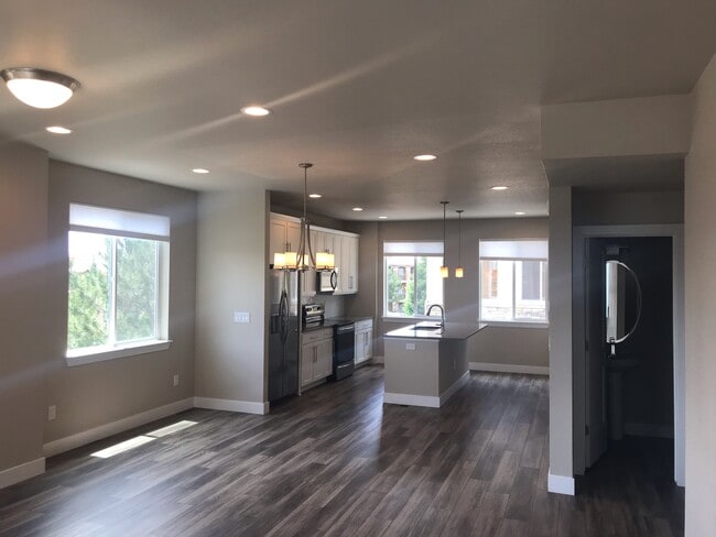 Building Photo - 6763 S Tempe Ct